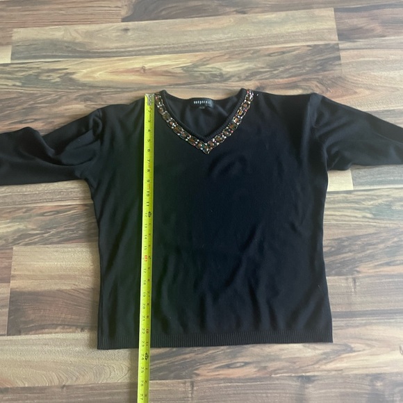 Nonpateil beaded sweater - Picture 6 of 9